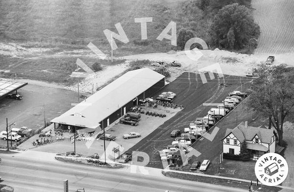 A&W Restaurant - Lapeer - 624 S Main St